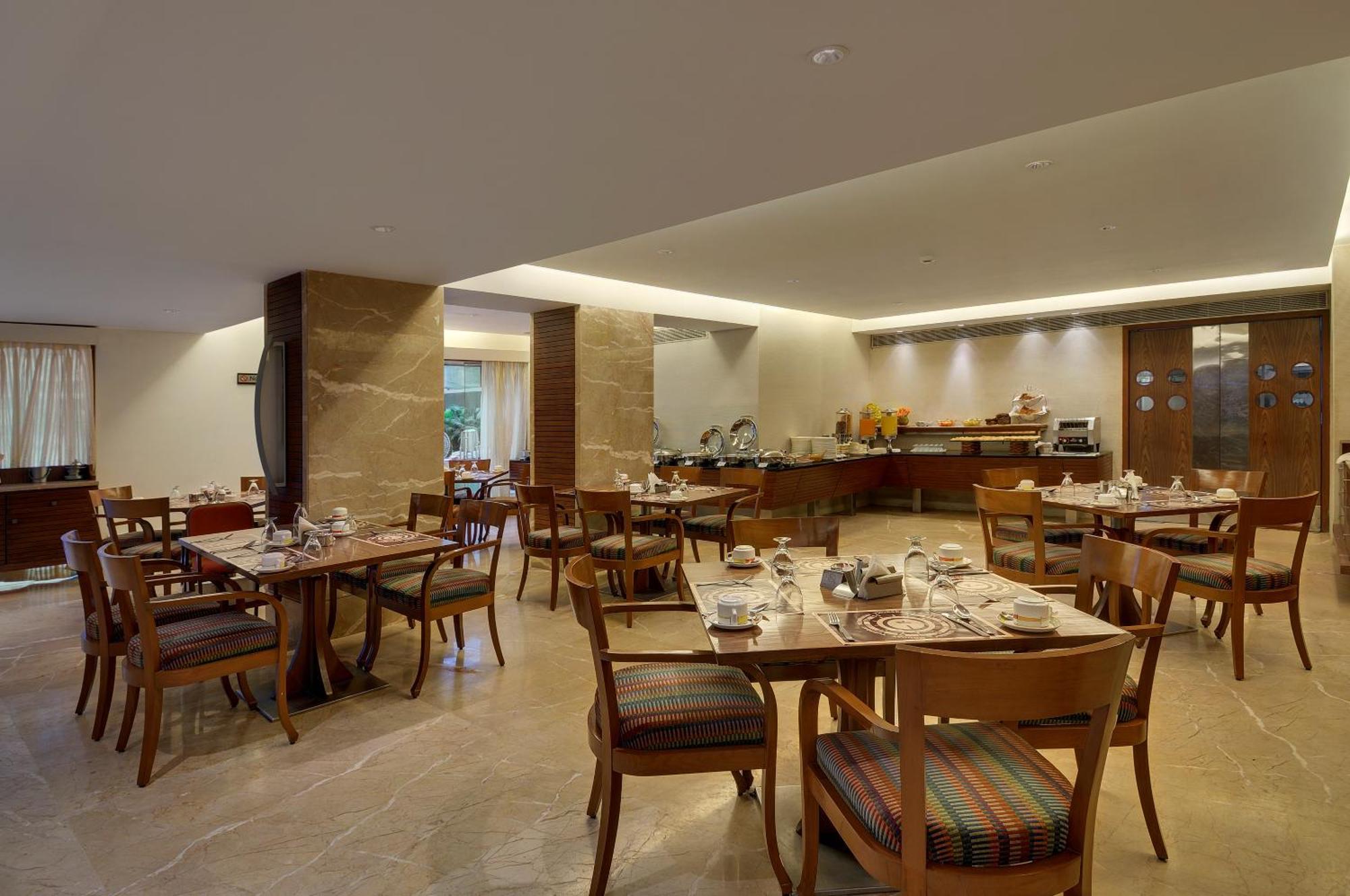 Pride Hotel, Τσενάι Εστιατόριο φωτογραφία