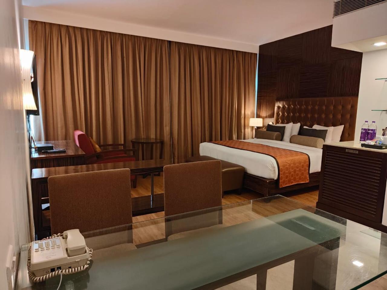 Pride Hotel, Τσενάι Εξωτερικό φωτογραφία